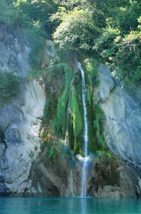 Gite De Charme : La Grange Au Lac Azur Treffort  Luaran gambar