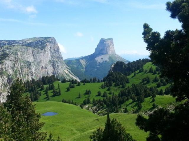 Gite De Charme : La Grange Au Lac Azur Treffort  Luaran gambar