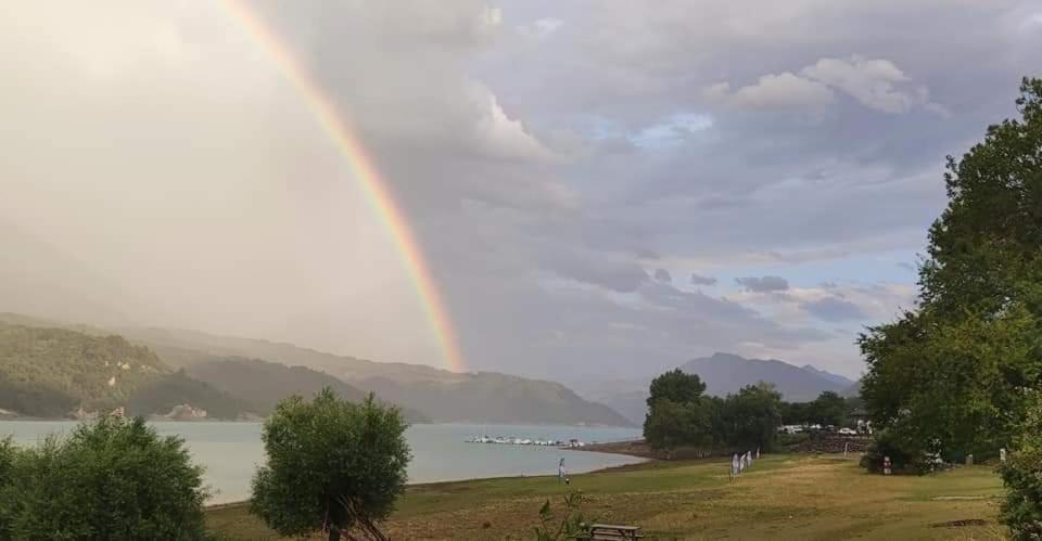 Gite De Charme : La Grange Au Lac Azur Treffort  Luaran gambar